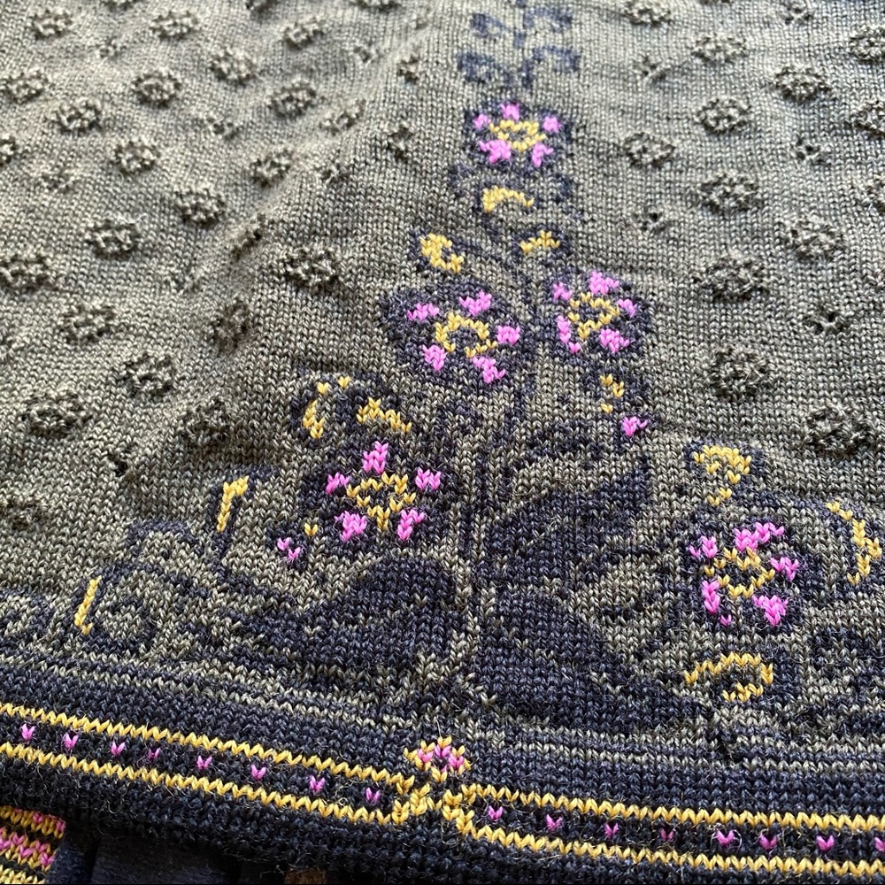 DALE OF NORWAY Olive and Violet Embroidered Cardigan,size Large - Picture 7 of 8